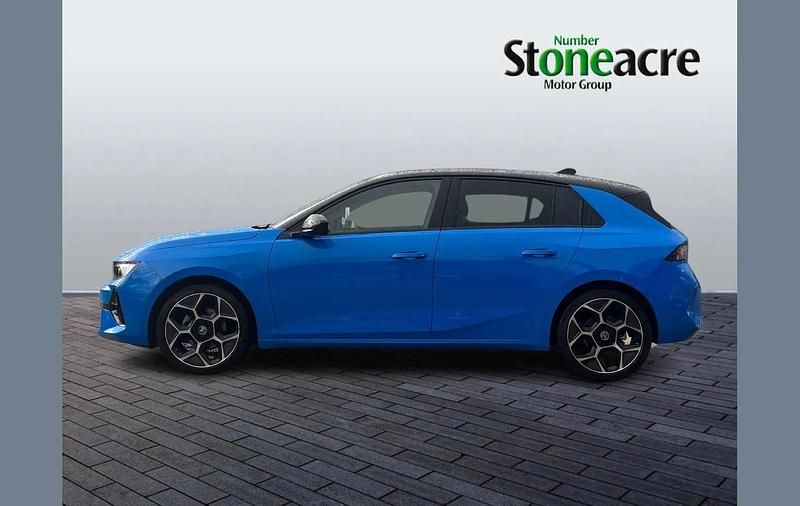 Used Vauxhall Astra Ultimate 130 HP (95 kW) 2025 Blue Hatchback