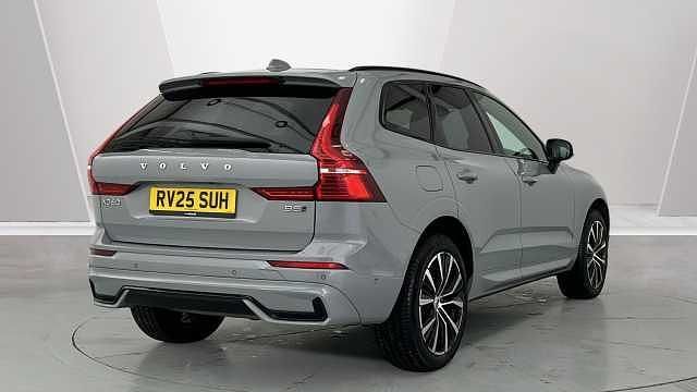 Usado Volvo XC60 Plus 247 HP (181 kW) 2025 Cinzento SUV