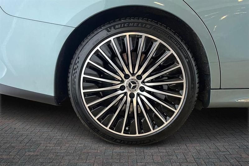 Used Mercedes E300 AMG Line Premium Plus 313 HP (230 kW) 2024 Verde silver Sedan