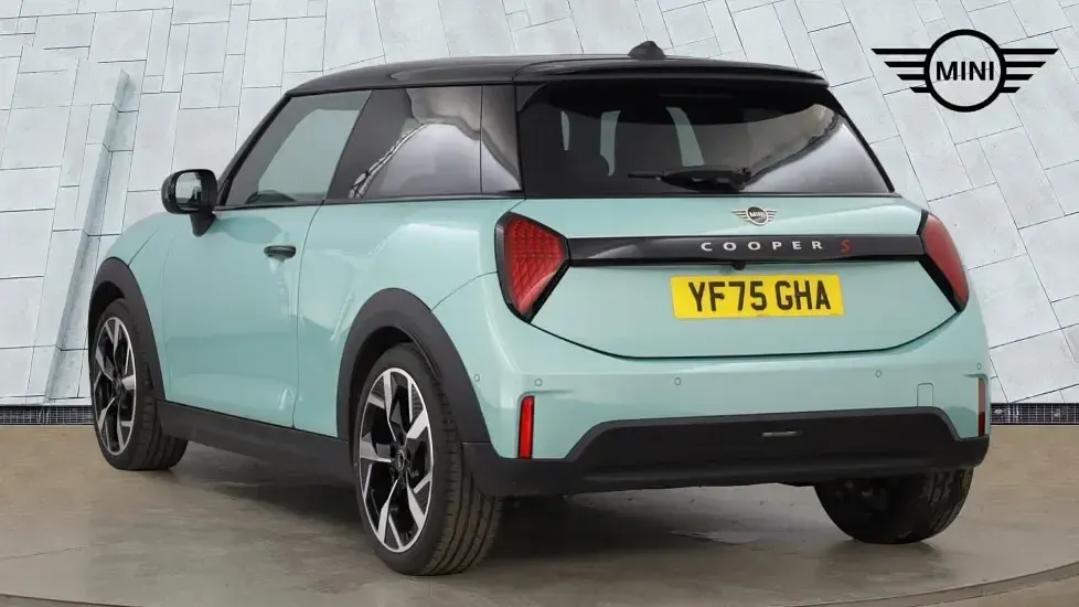 Used Mini Cooper S Hatch 201 HP (147 kW) 2025 Green Hatchback