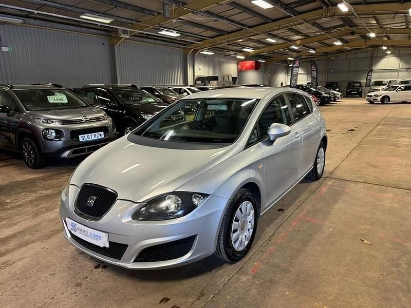 Used Seat Leon Ecomotive 104 HP (76 kW) 2009 Grey Hatchback