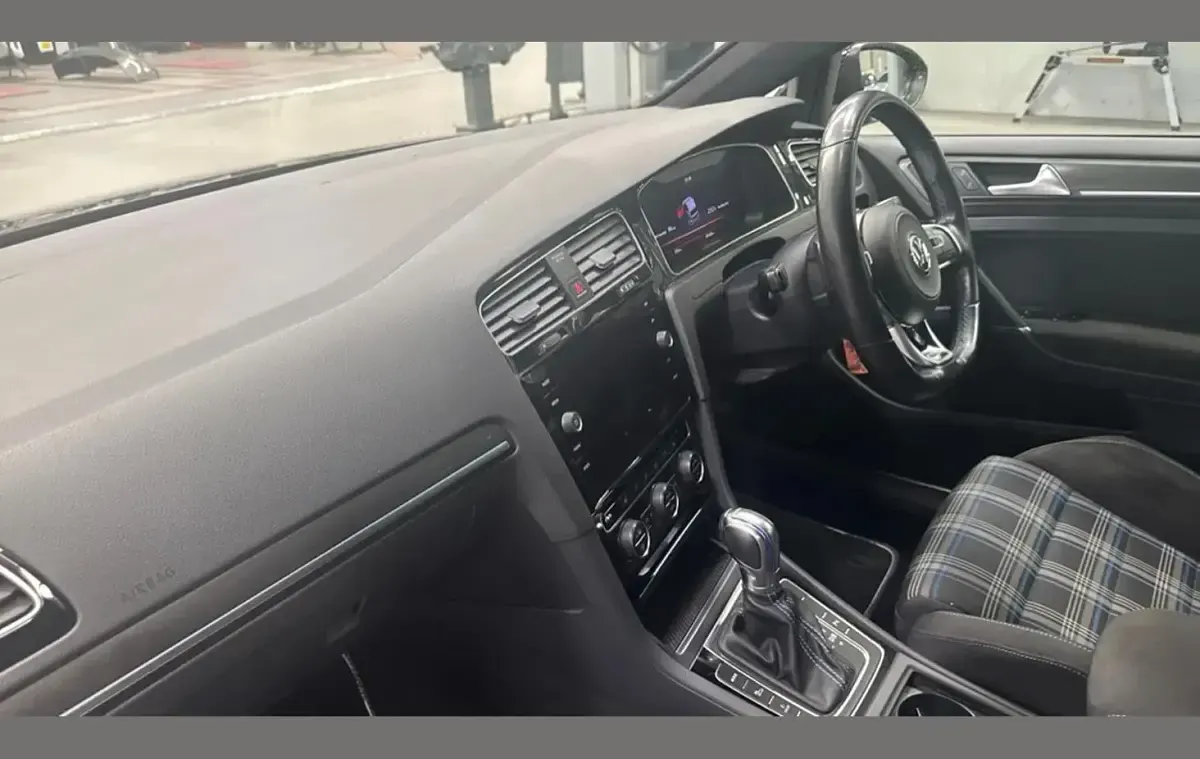 Used VW Golf VII Advance 204 HP (150 kW) 2018 Black Hatchback