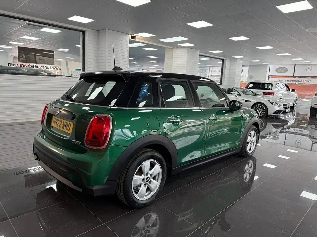 Used Mini Cooper Classic 136 HP (100 kW) 2022 Green Hatchback