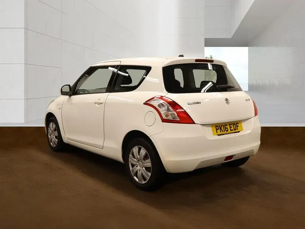 Used Suzuki Swift 94 HP (69 kW) 2016 White Hatchback