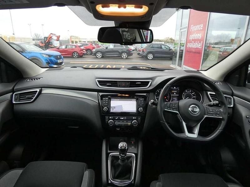 Used Nissan Qashqai N-Connecta 138 HP (101 kW) 2018 Silver SUV