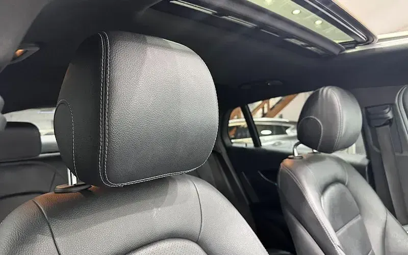 Used Mercedes GLC220 Premium 170 HP (125 kW) 2018 White SUV