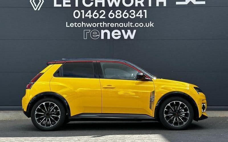 New Renault 5 E-Tech Iconic 110 kW (150 HP) 2025 Hatchback