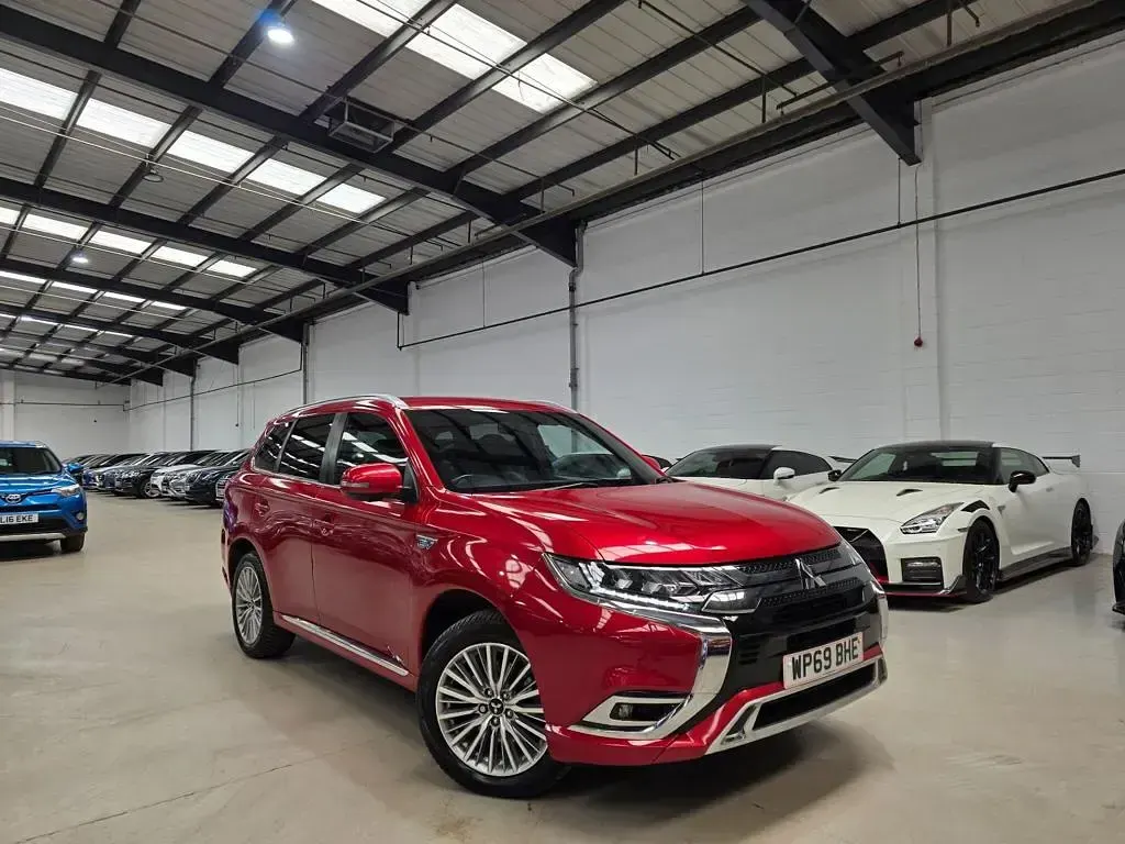Used Mitsubishi Outlander P-HEV 2019 Red SUV