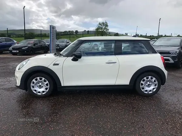 Used Mini ONE Classic 2019 White Hatchback
