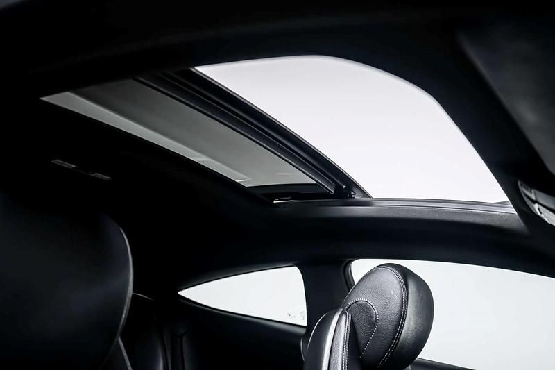 Used Mercedes C220 AMG Line Premium 170 HP (125 kW) 2017 White Coupe