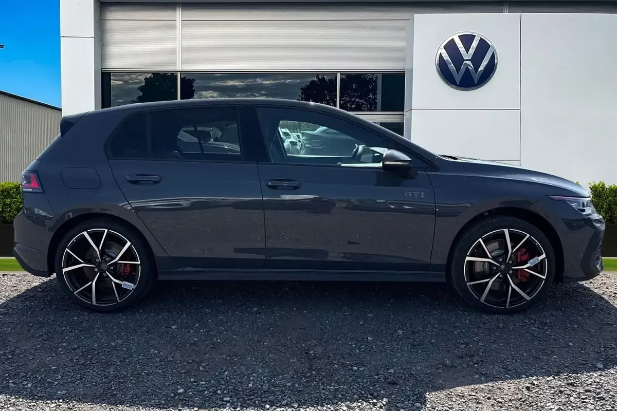 Nouă VW Golf VIII GTI 265 CP (194 kW) 2026 Gri Hatchback