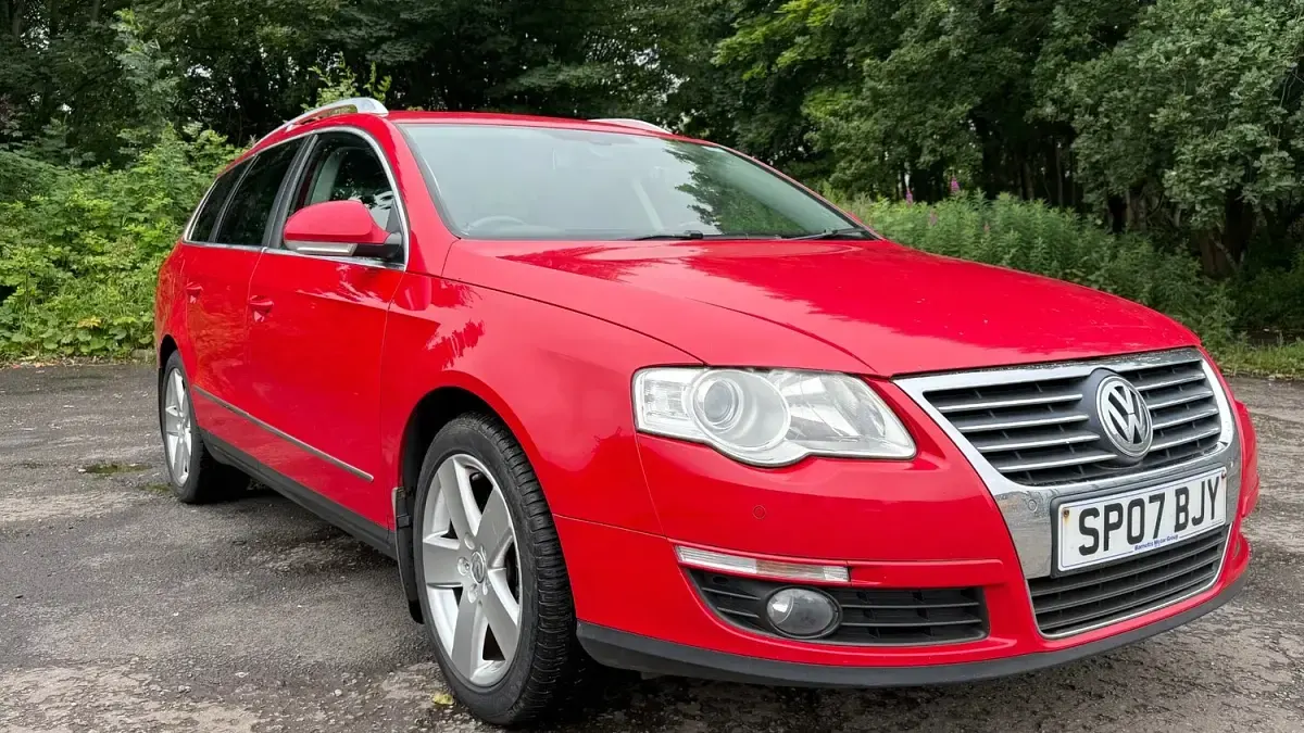Used VW Passat SEL 2007 Red Estate