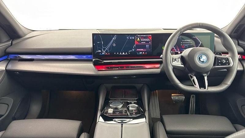 New BMW 530e M Sport 295 HP (216 kW) 2025 Black Estate