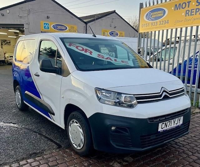 White Used 2021 Citroën Berlingo MPV | £6,250 (Good price) - Image 1/4