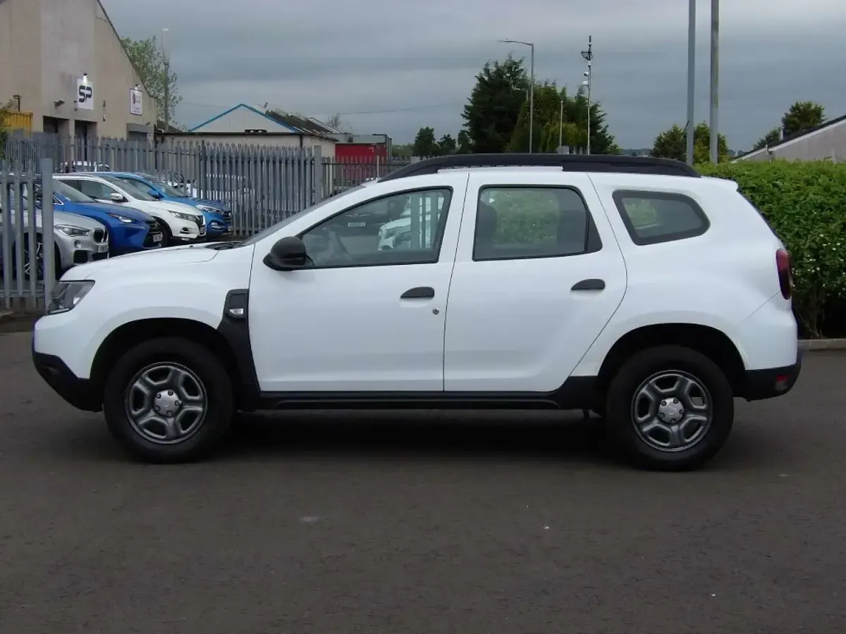 Used Dacia Duster Essentiel 100 HP (73 kW) 2020 White SUV