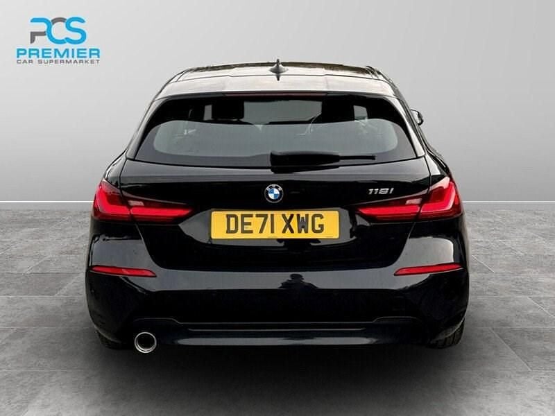 Used BMW 118 Sport Line 2021 Black sapphire metallic paint Hatchback