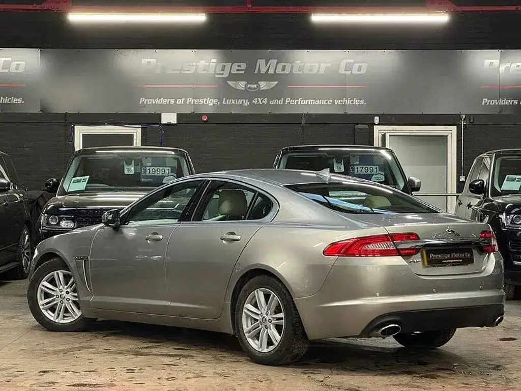 Used Jaguar XF Luxury 2013 Gold Sedan