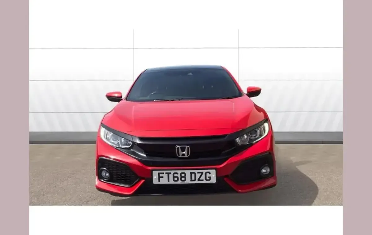 Used Honda Civic EX 127 HP (93 kW) 2019 Red Hatchback