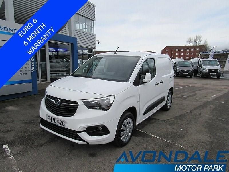 Used Vauxhall Combo Sportive 100 HP (73 kW) 2020 White MPV