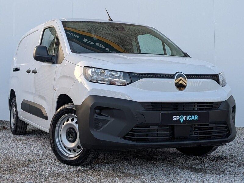 White New 2025 Citroën Berlingo MPV | £18,250 - Image 1/3