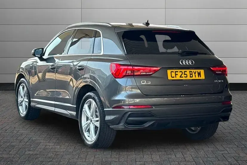 Used Audi Q3 S-Line 150 HP (110 kW) 2025 Daytona grey SUV