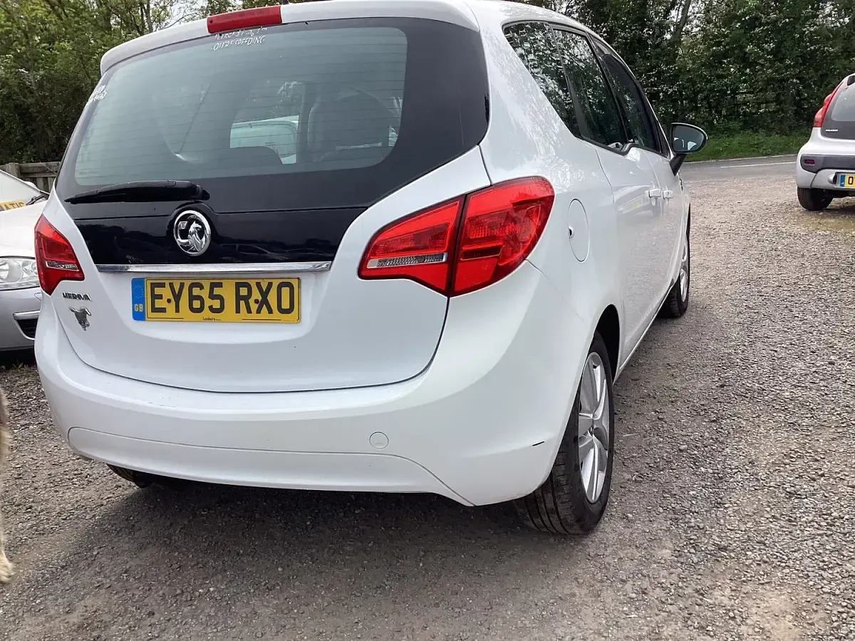 Used Vauxhall Meriva 2015 White MPV