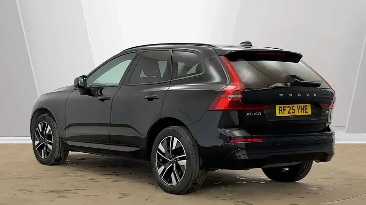 Used Volvo XC60 Core 250 HP (183 kW) 2025 Black SUV