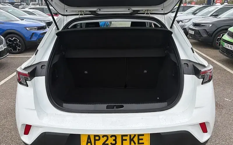Used Vauxhall Mokka Design Edition 101 HP (74 kW) 2023 White SUV