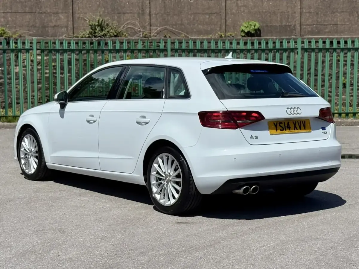 Used Audi A3 Sport 147 HP (108 kW) 2014 White Hatchback