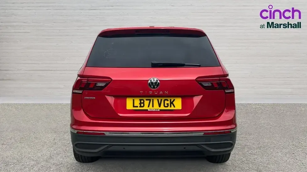 Used VW Tiguan Allspace Life 150 HP (110 kW) 2021 Red SUV