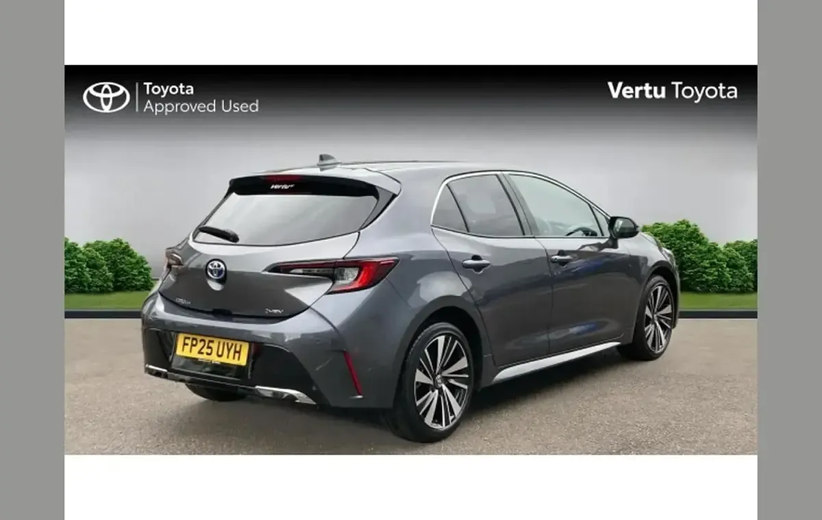 Used Toyota Corolla Design 140 HP (102 kW) 2025 Grey Hatchback