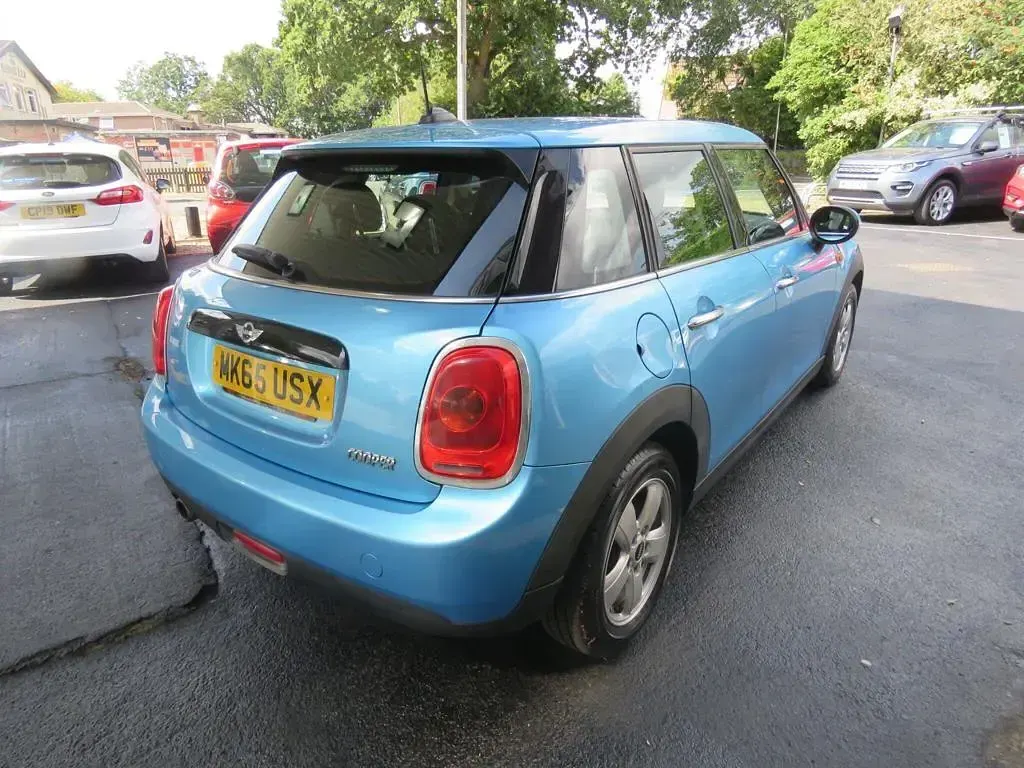 Used Mini Cooper Hatch 134 HP (98 kW) 2015 Blue Hatchback