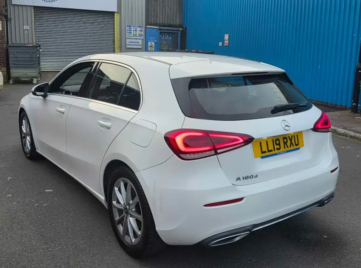 Used Mercedes A180 2019 White Hatchback