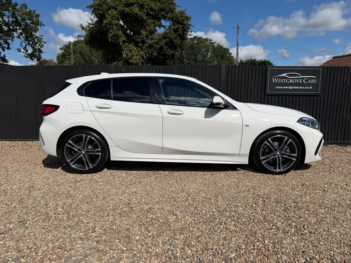 Used BMW 118 M Sport 136 HP (100 kW) 2022 White Hatchback