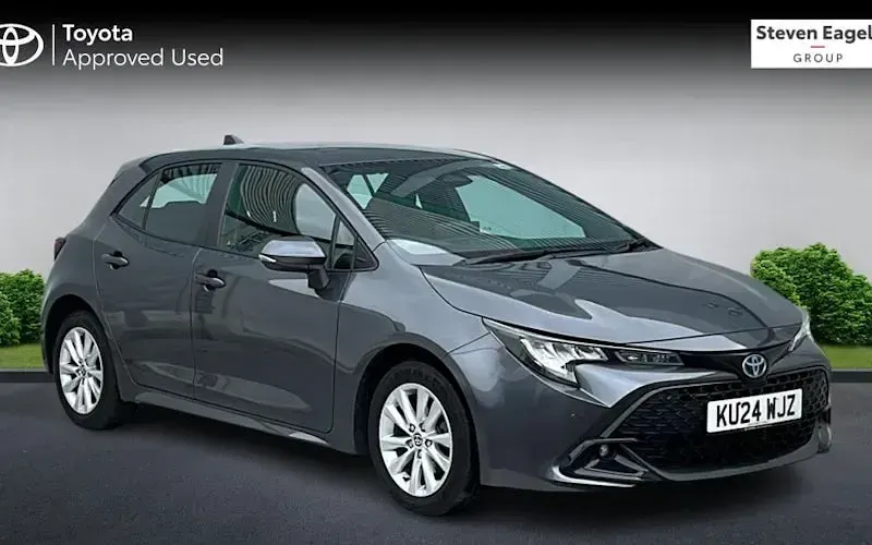 Used Toyota Corolla 140 HP (102 kW) 2026 Hatchback