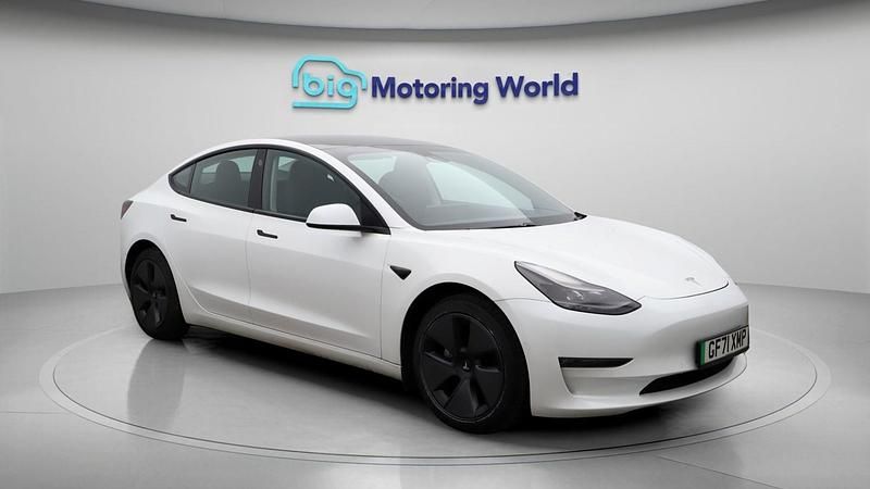 White Used 2021 Tesla Model 3 Long Range AWD Sedan | £19,400 (Fair price) - Image 1/4