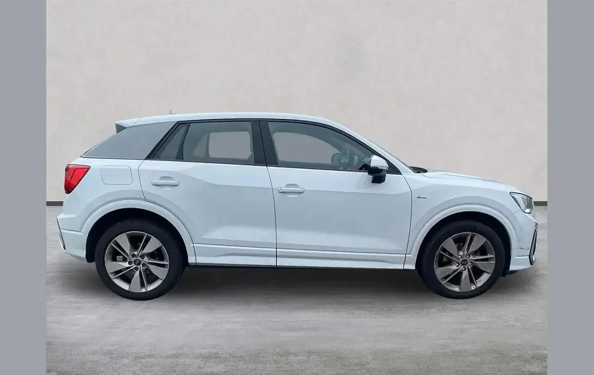 Used Audi Q2 S-Line 150 HP (110 kW) 2023 White SUV