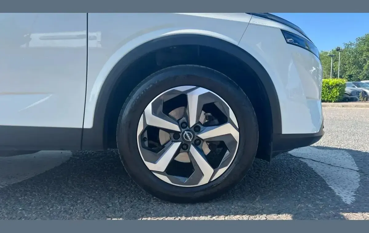 Used Nissan Qashqai N-Connecta 155 HP (114 kW) 2023 White SUV