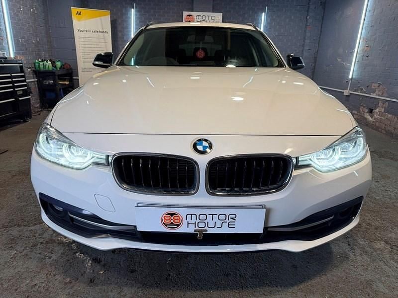 Used BMW 318 Sport Line 2019 White Estate