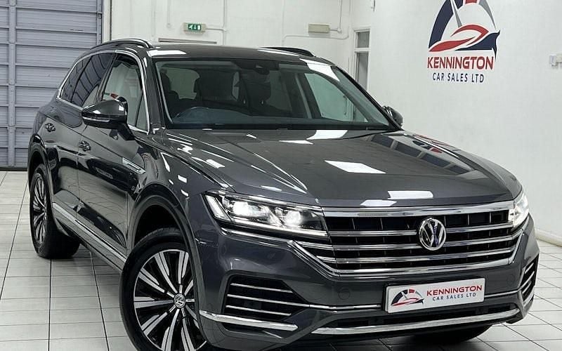 Grey Used 2020 VW Touareg SEL SUV | £24,999 (Fair price) - Image 1/4