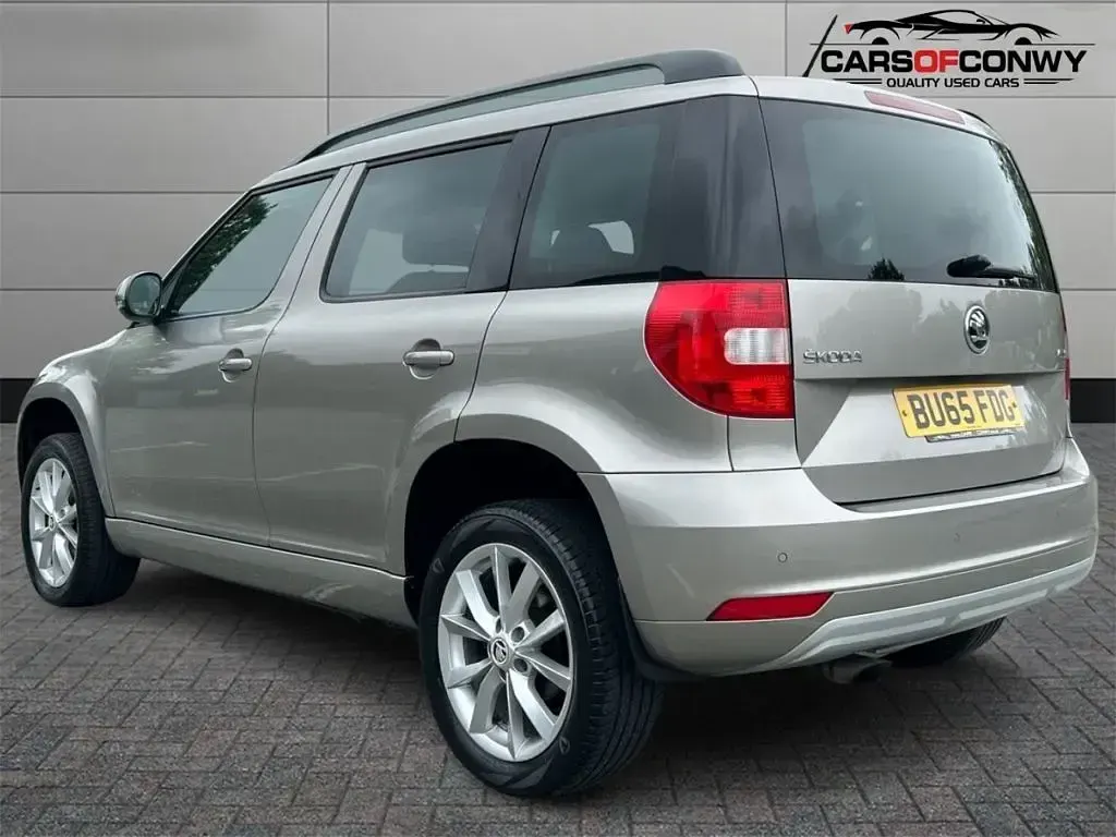 Used Skoda Yeti SE 110 HP (80 kW) 2015 Beige SUV