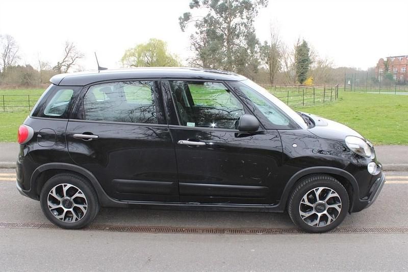 Used Fiat 500L Cross 95 HP (69 kW) 2018 Black MPV