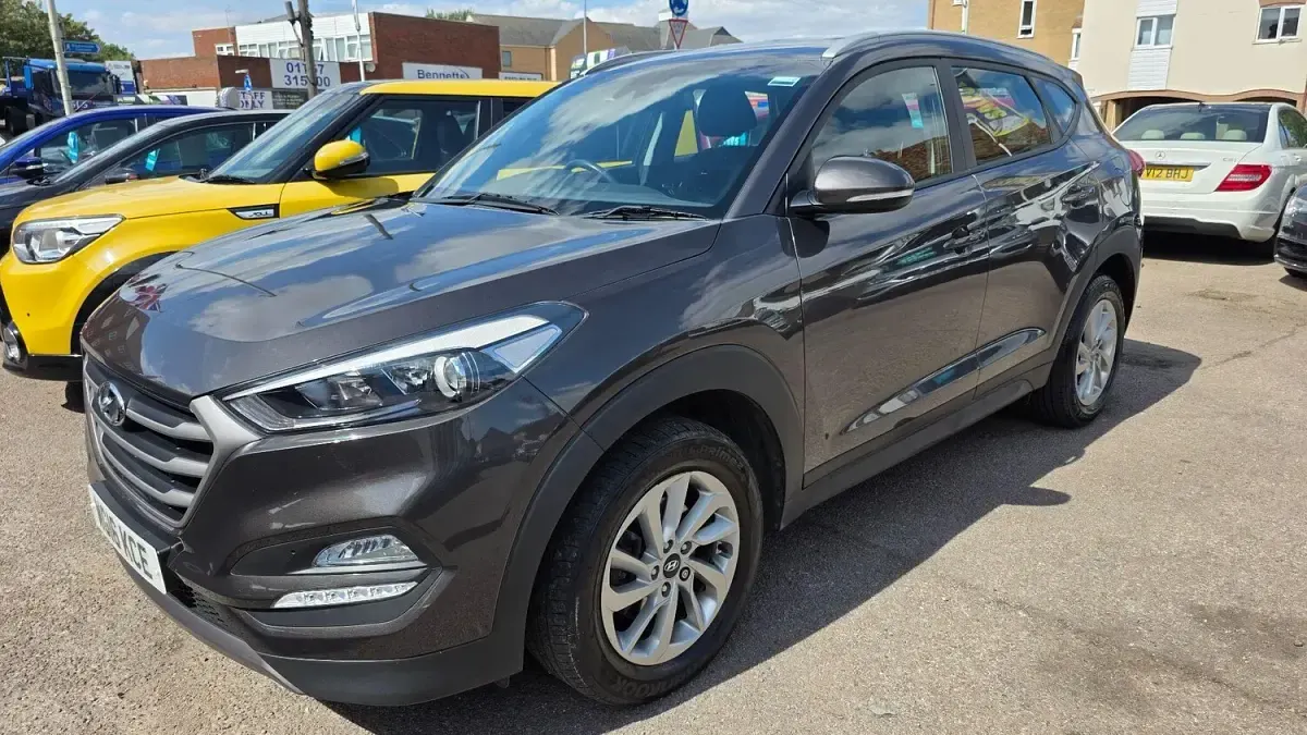 Used Hyundai Tucson SE 116 HP (85 kW) 2016 Grey SUV