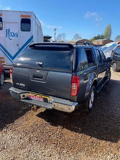 Usado Nissan Navara Tekna 2010 Gris Pickup/Camioneta