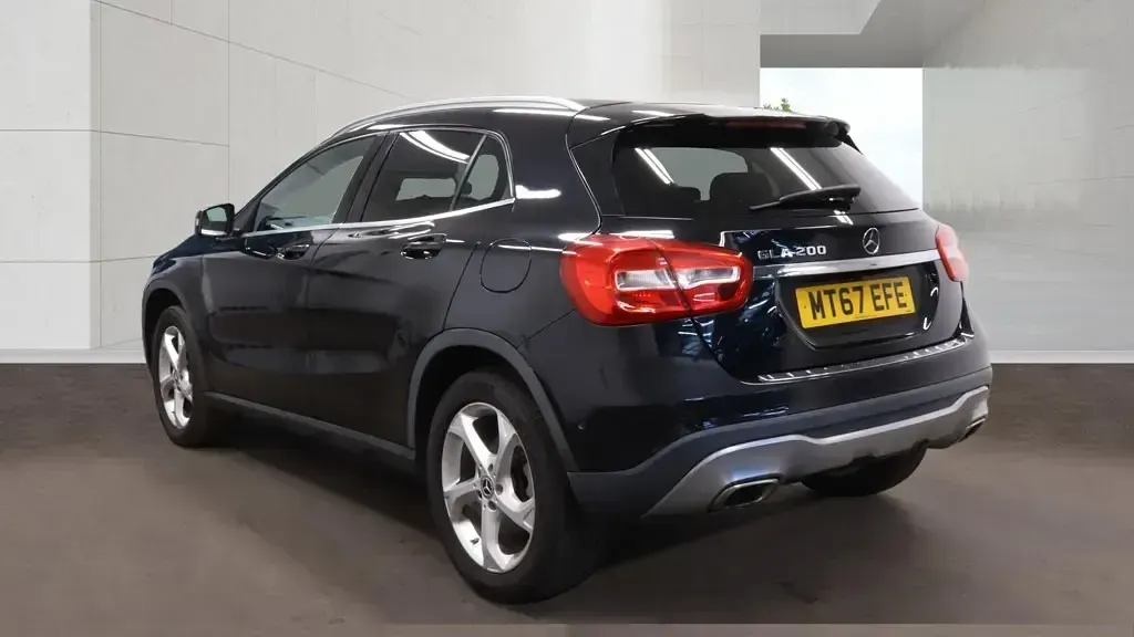 Used Mercedes GLA200 Executive 156 HP (114 kW) 2017 Obsidian black SUV