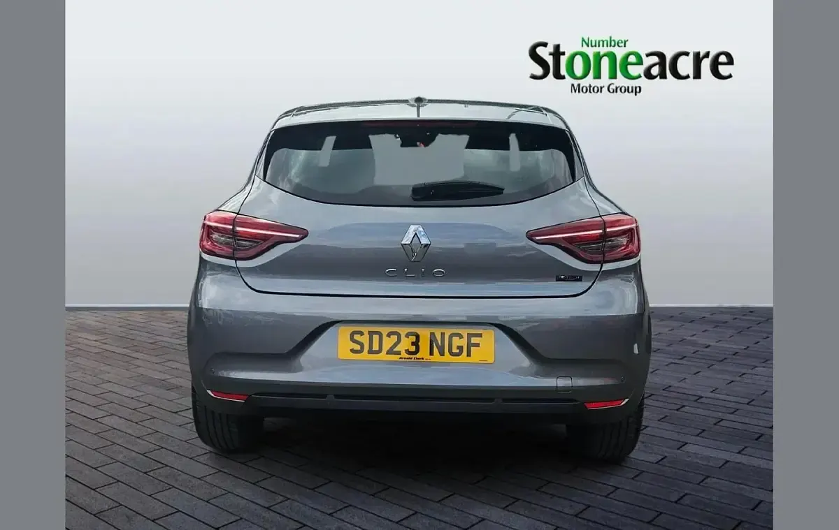 Used Renault Clio V Evolution 143 HP (105 kW) 2023 Grey Hatchback
