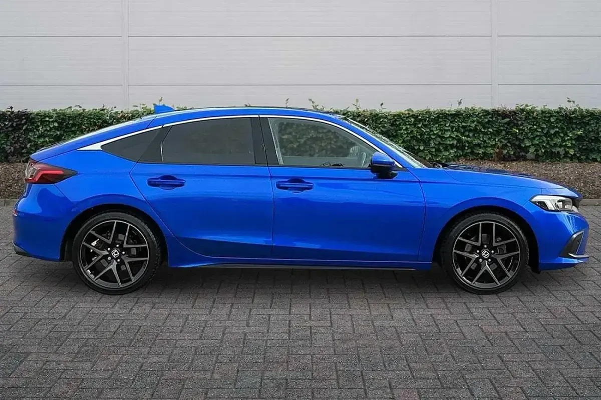 Second-hand Honda Civic Advance 184 CP (135 kW) 2023 Albastru Hatchback