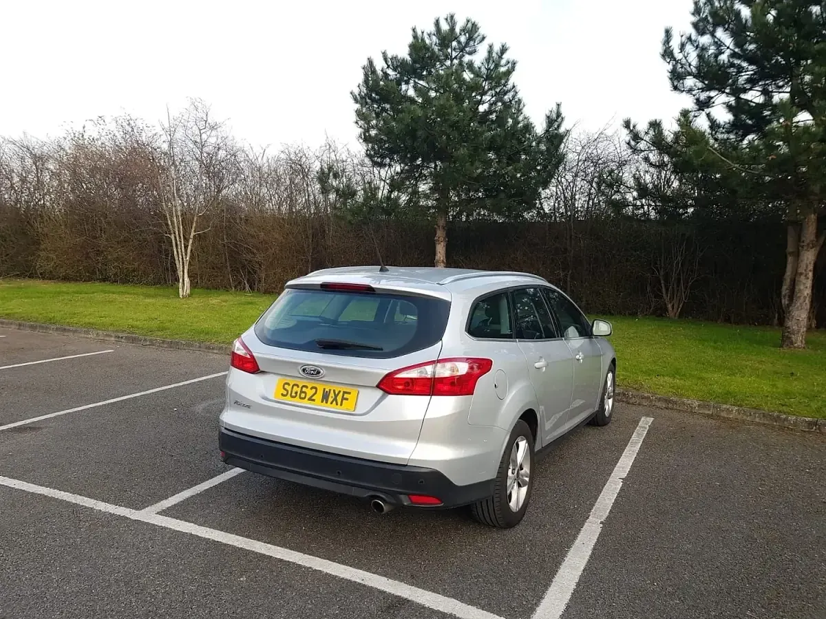 Used Ford Focus Zetec 138 HP (101 kW) 2012 Silver Estate