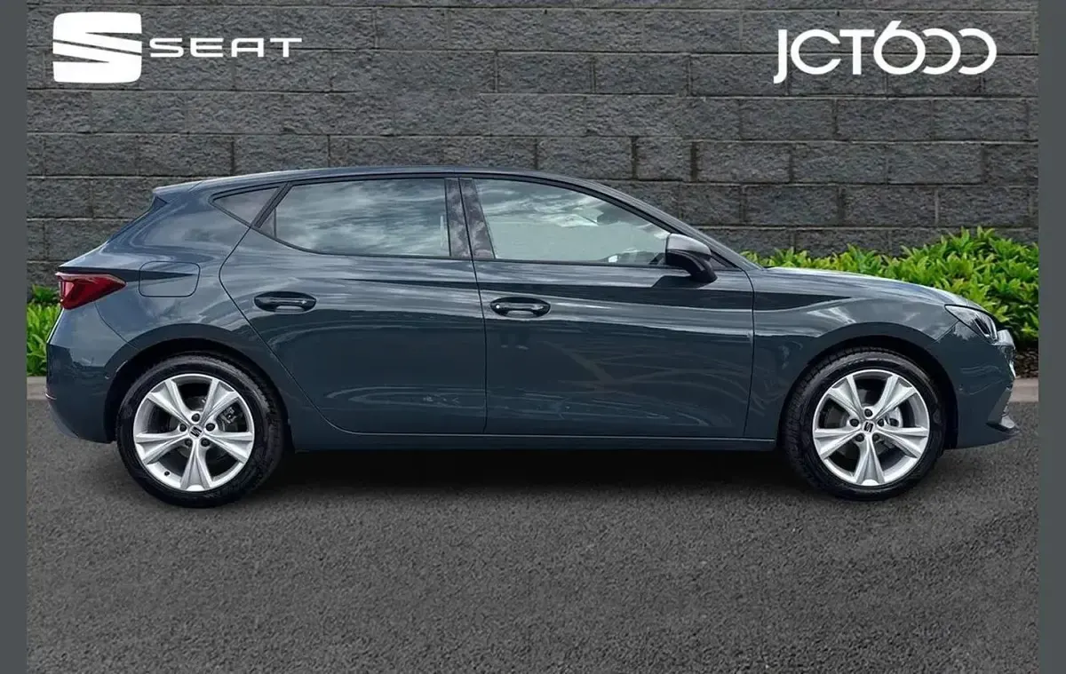 New Seat Leon FR 113 HP (83 kW) 2026 Blue Hatchback