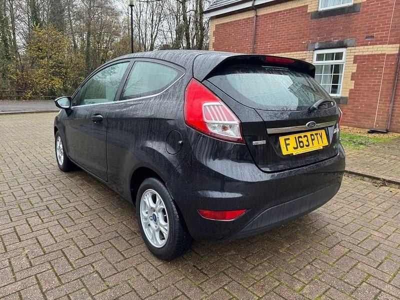 Used Ford Fiesta Zetec 95 HP (69 kW) 2013 Black Hatchback